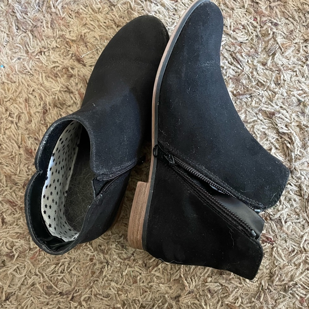 Black Ankle Boots with Side Zipper